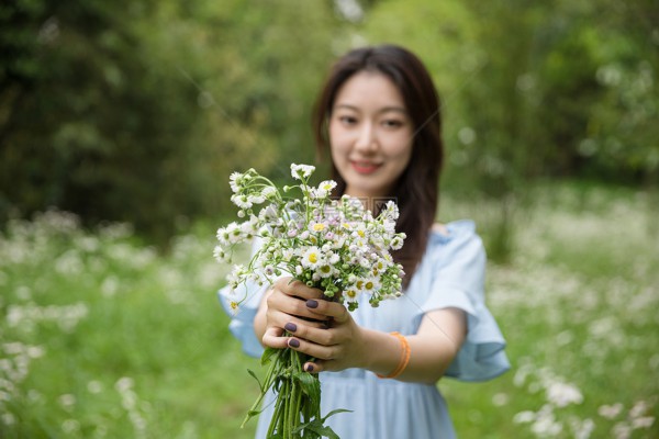 润肺止咳首选——百合川贝炖瘦肉，改善睡眠品质